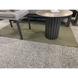 SPAR lige nu på udendørs tæpper til dit sofabord. Tåler fugt og vand.