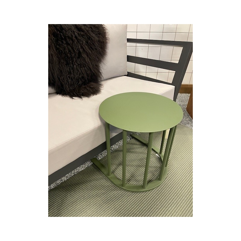 Udendørs sidebord til sofa eller solvogn.