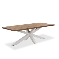 Design havesæt med outdoor stole i flere farver og kraftig teak plade.