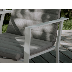 Outdoor stolhynder i all weather stof. Kan ligge udenfor hele sommeren.