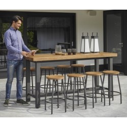 Stort barbord i robust teak træ og rustfrit stel.